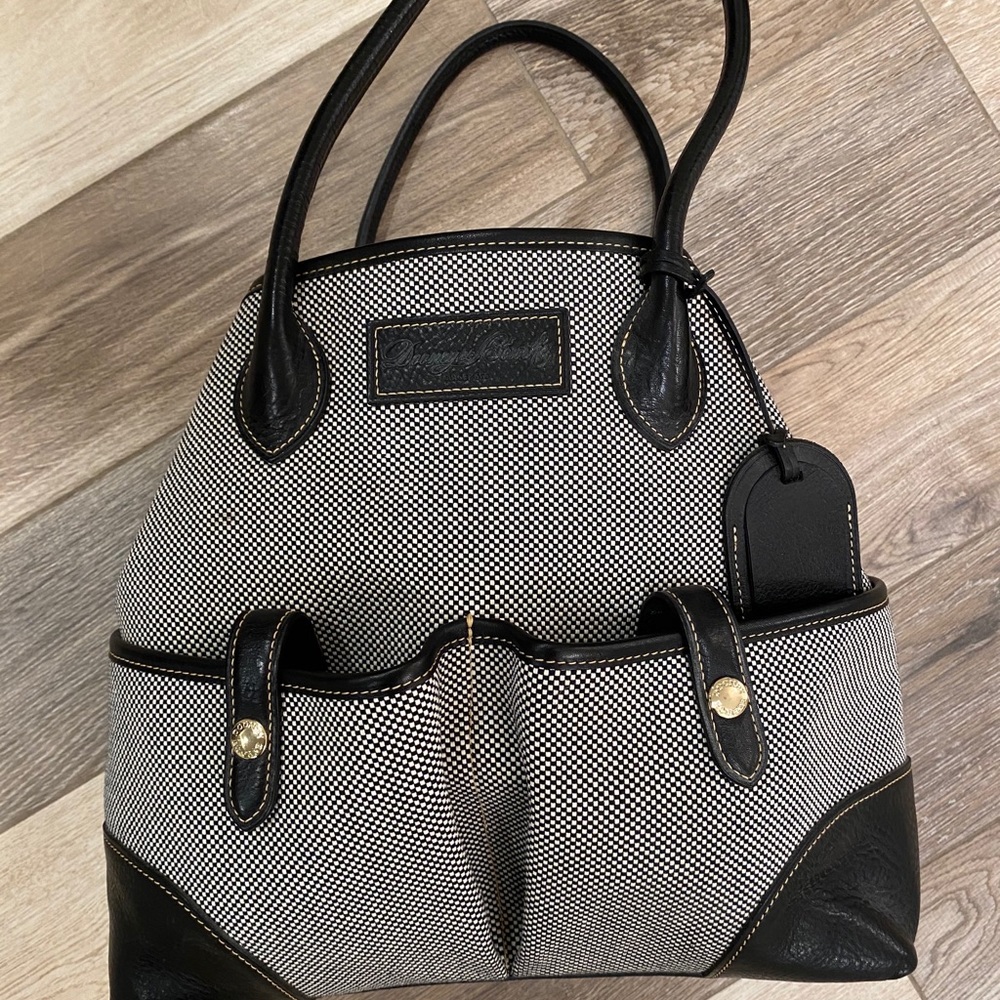 Dooney & Bourke LIKE NEW large tote